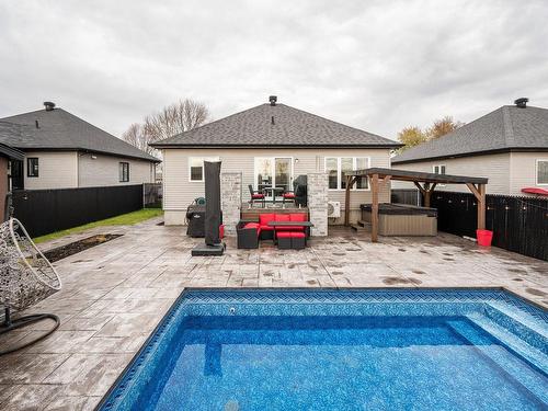 Piscine - 93 Rue Joseph-Albert-Morin, Saint-Jean-Sur-Richelieu, QC - Outdoor With In Ground Pool With Deck Patio Veranda With Exterior