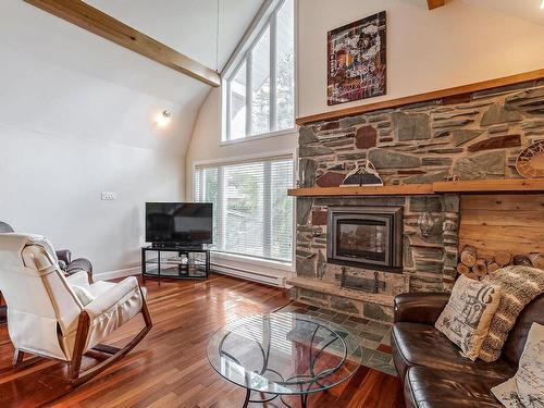 Salon - 375 Rue Des Libellules, Saint-Colomban, QC - Indoor Photo Showing Living Room With Fireplace