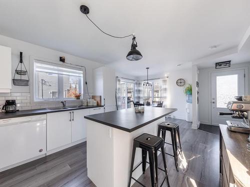 Overall view - 2104 Rue Des Forgerons, Saint-Jacques-Le-Mineur, QC - Indoor Photo Showing Kitchen With Double Sink