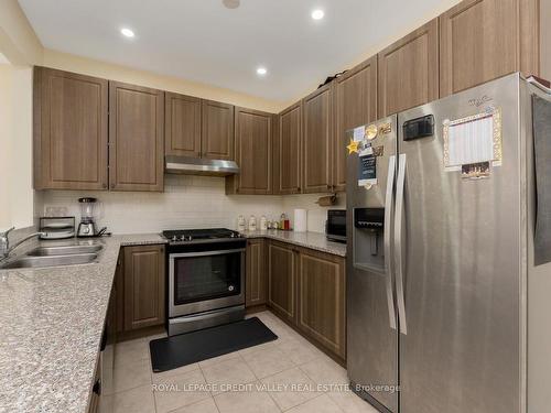 480 Downes Jackson Hts, Milton, ON - Indoor Photo Showing Kitchen With Double Sink