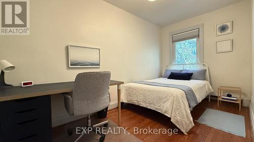 215 Sutherland Drive, Toronto, ON - Indoor Photo Showing Bedroom