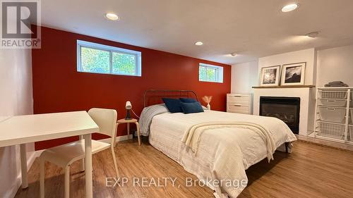 215 Sutherland Drive, Toronto, ON - Indoor Photo Showing Bedroom