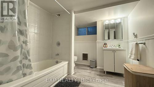 215 Sutherland Drive, Toronto, ON - Indoor Photo Showing Bathroom