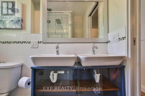 215 Sutherland Drive, Toronto, ON - Indoor Photo Showing Bathroom