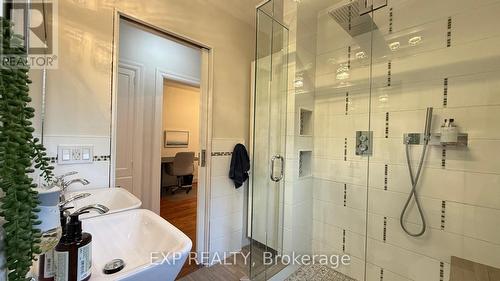 215 Sutherland Drive, Toronto, ON - Indoor Photo Showing Bathroom