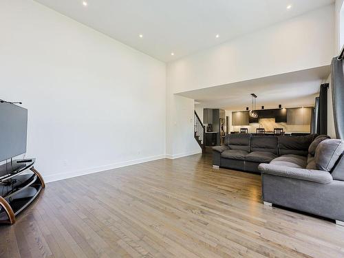 Salon - 11915 Rue Du Cuivre, Mirabel, QC - Indoor Photo Showing Living Room