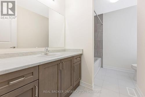 35 Spiers Road, Erin, ON - Indoor Photo Showing Bathroom