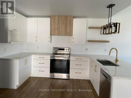 76 Cameron Crescent, Stormont, Dundas And Glengarry, ON - Indoor Photo Showing Kitchen With Upgraded Kitchen