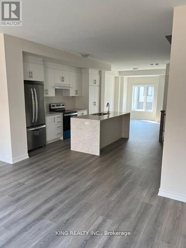 13 Heathrow Lane E, Caledon, ON - Indoor Photo Showing Kitchen