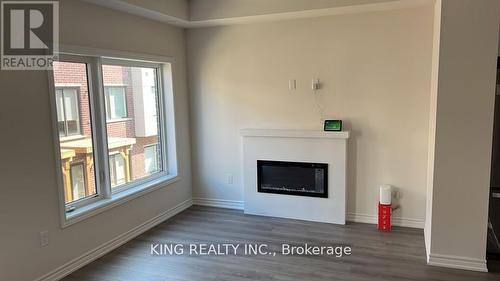 13 Heathrow Lane E, Caledon, ON - Indoor Photo Showing Living Room With Fireplace