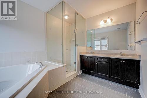 33 Jeffrey Nihda Crescent, Markham, ON - Indoor Photo Showing Bathroom