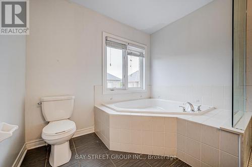 33 Jeffrey Nihda Crescent, Markham, ON - Indoor Photo Showing Bathroom