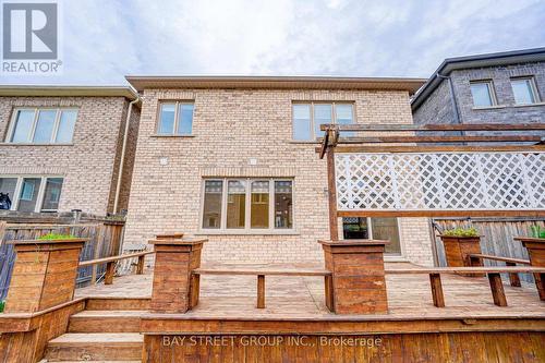 33 Jeffrey Nihda Crescent, Markham, ON - Outdoor With Exterior