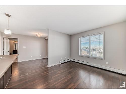 #429 344 Windermere Rd Nw, Edmonton, AB - Indoor Photo Showing Other Room