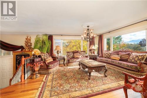 1100 Moffatt Drive, Ottawa, ON - Indoor Photo Showing Living Room