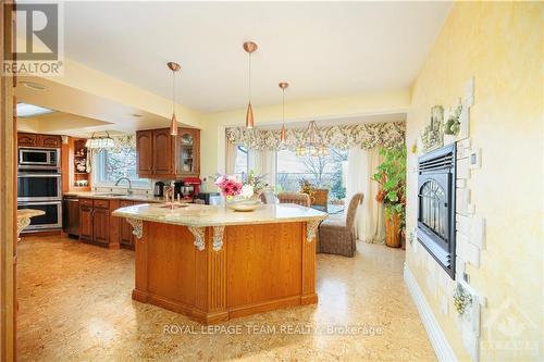 1100 Moffatt Drive, Ottawa, ON - Indoor Photo Showing Kitchen