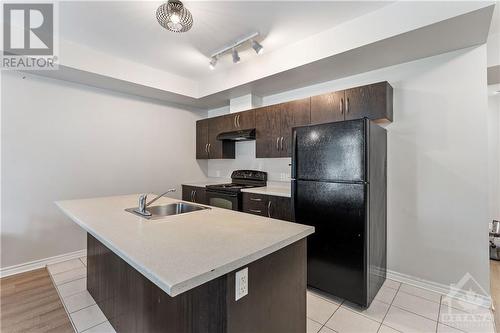 861D Blackcomb Private, Ottawa, ON - Indoor Photo Showing Kitchen