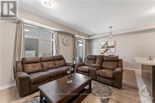 861D Blackcomb, Ottawa, ON - Indoor Photo Showing Living Room