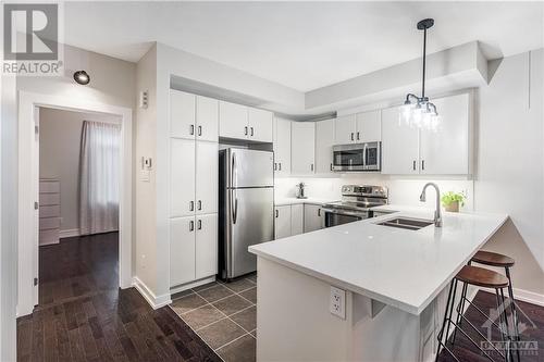 626 Brian Good Avenue Unit#14, Manotick, ON - Indoor Photo Showing Kitchen With Double Sink With Upgraded Kitchen