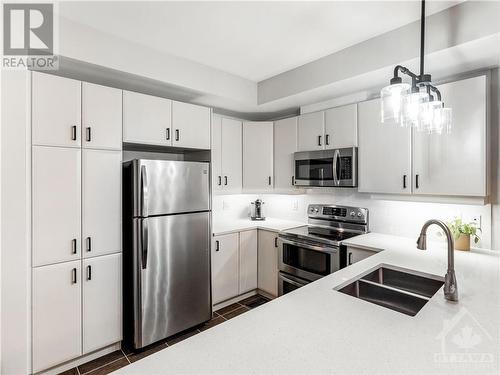 626 Brian Good Avenue Unit#14, Manotick, ON - Indoor Photo Showing Kitchen With Double Sink