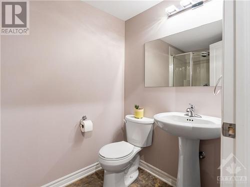 626 Brian Good Avenue Unit#14, Manotick, ON - Indoor Photo Showing Bathroom