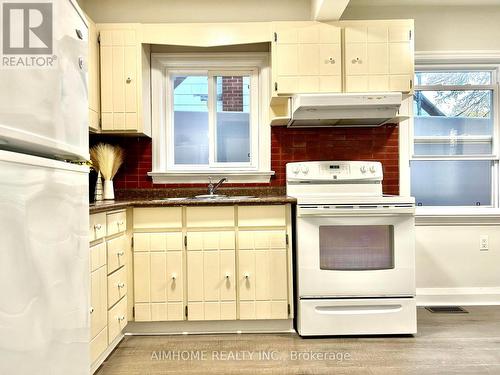 23 Kingswell Crescent, Toronto, ON -  Photo Showing Kitchen