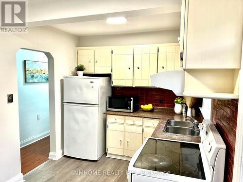 23 Kingswell Crescent, Toronto, ON - Indoor Photo Showing Kitchen With Double Sink