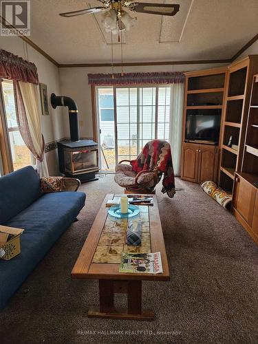 26 The Boardwalk, Wasaga Beach, ON - Indoor Photo Showing Living Room