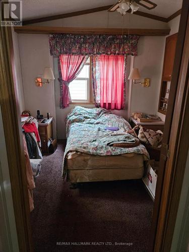 26 The Boardwalk, Wasaga Beach, ON - Indoor Photo Showing Bedroom