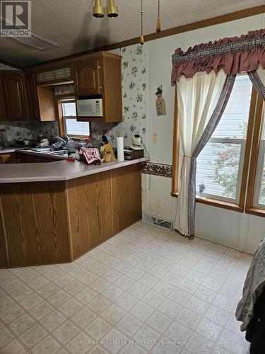 26 The Boardwalk, Wasaga Beach, ON - Indoor Photo Showing Kitchen