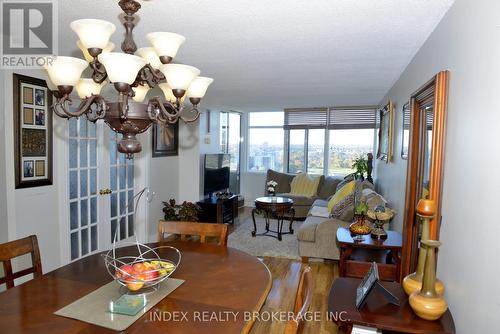 2003 - 3100 Kirwin Avenue E, Mississauga, ON - Indoor Photo Showing Dining Room