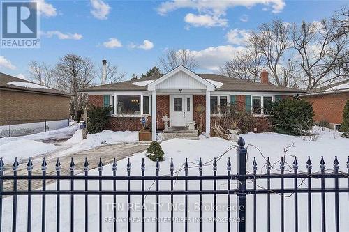 Upper - 1810 South Sheridan Way, Mississauga, ON - Outdoor With Facade