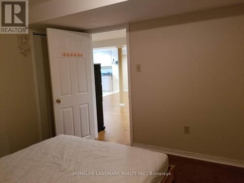 5659 Riverdale Crescent, Mississauga, ON - Indoor Photo Showing Bedroom