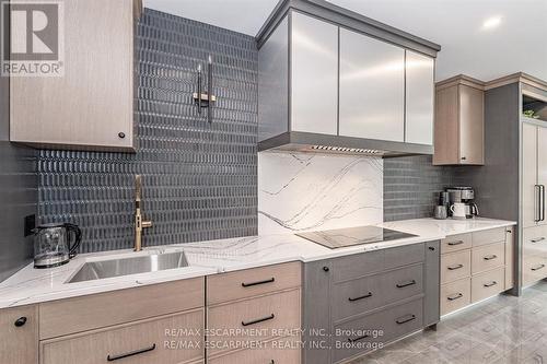 304 - 2060 Lakeshore Road, Burlington, ON - Indoor Photo Showing Kitchen