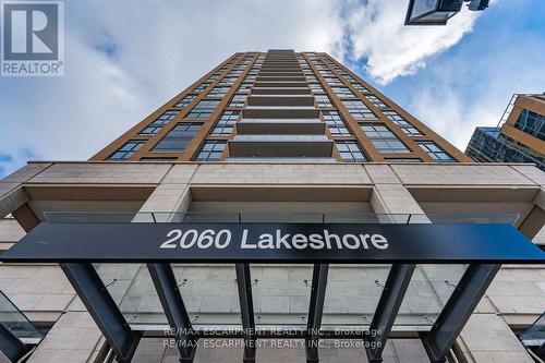 304 - 2060 Lakeshore Road, Burlington, ON - Outdoor