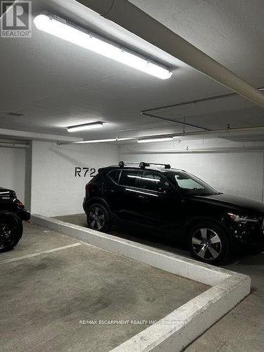 304 - 2060 Lakeshore Road, Burlington, ON - Indoor Photo Showing Garage