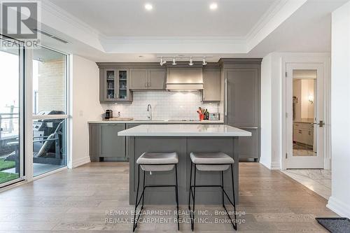 304 - 2060 Lakeshore Road, Burlington, ON - Indoor Photo Showing Kitchen With Upgraded Kitchen