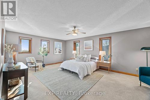 87 Third Road E, Hamilton, ON - Indoor Photo Showing Bedroom