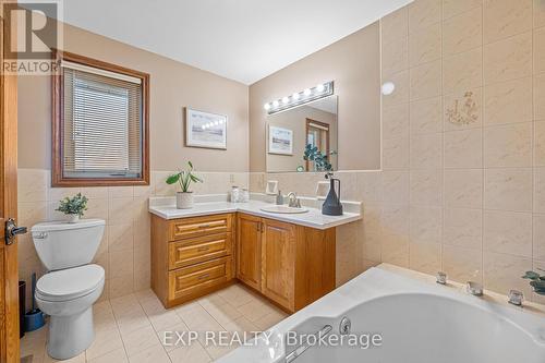 87 Third Road E, Hamilton, ON - Indoor Photo Showing Bathroom