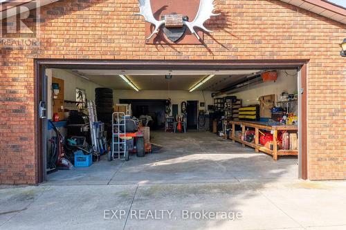 87 Third Road E, Hamilton, ON - Indoor Photo Showing Garage