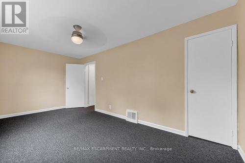 34 Sumach Street, Hamilton, ON - Indoor Photo Showing Other Room