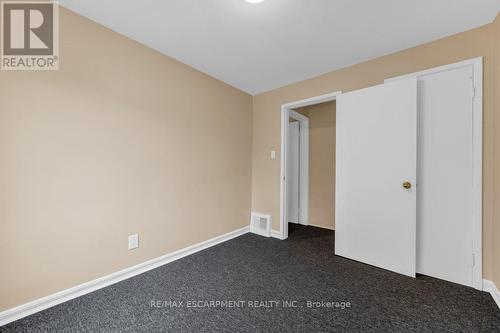 34 Sumach Street, Hamilton, ON - Indoor Photo Showing Other Room