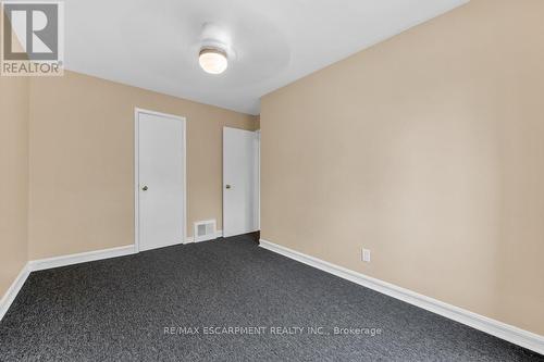 34 Sumach Street, Hamilton, ON - Indoor Photo Showing Other Room