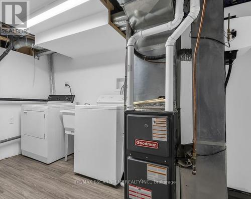 34 Sumach Street, Hamilton, ON - Indoor Photo Showing Laundry Room