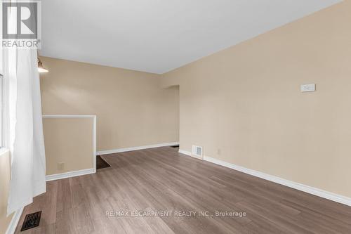 34 Sumach Street, Hamilton, ON - Indoor Photo Showing Other Room