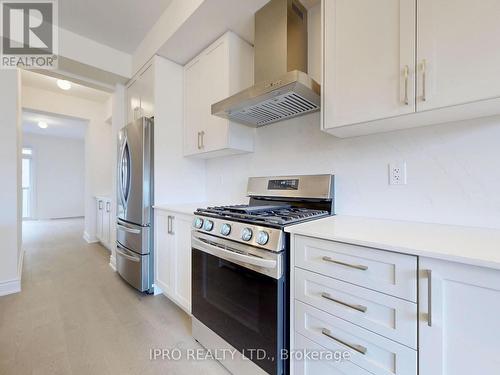 124 Tennant Circle, Vaughan, ON - Indoor Photo Showing Kitchen