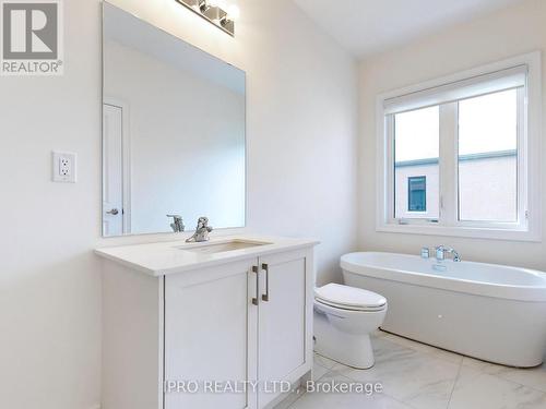 124 Tennant Circle, Vaughan, ON - Indoor Photo Showing Bathroom