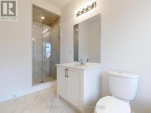 124 Tennant Circle, Vaughan, ON - Indoor Photo Showing Bathroom