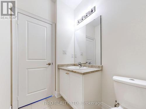 124 Tennant Circle, Vaughan, ON - Indoor Photo Showing Bathroom