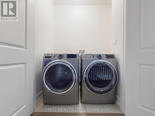 124 Tennant Circle, Vaughan, ON - Indoor Photo Showing Laundry Room